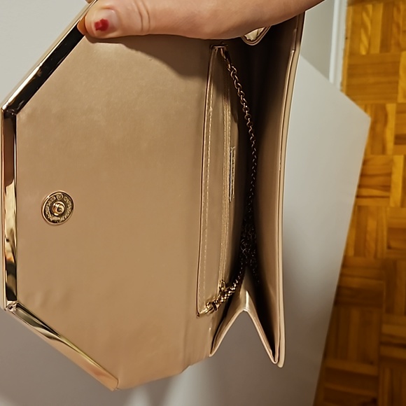 Handbag - Picture 2 of 3